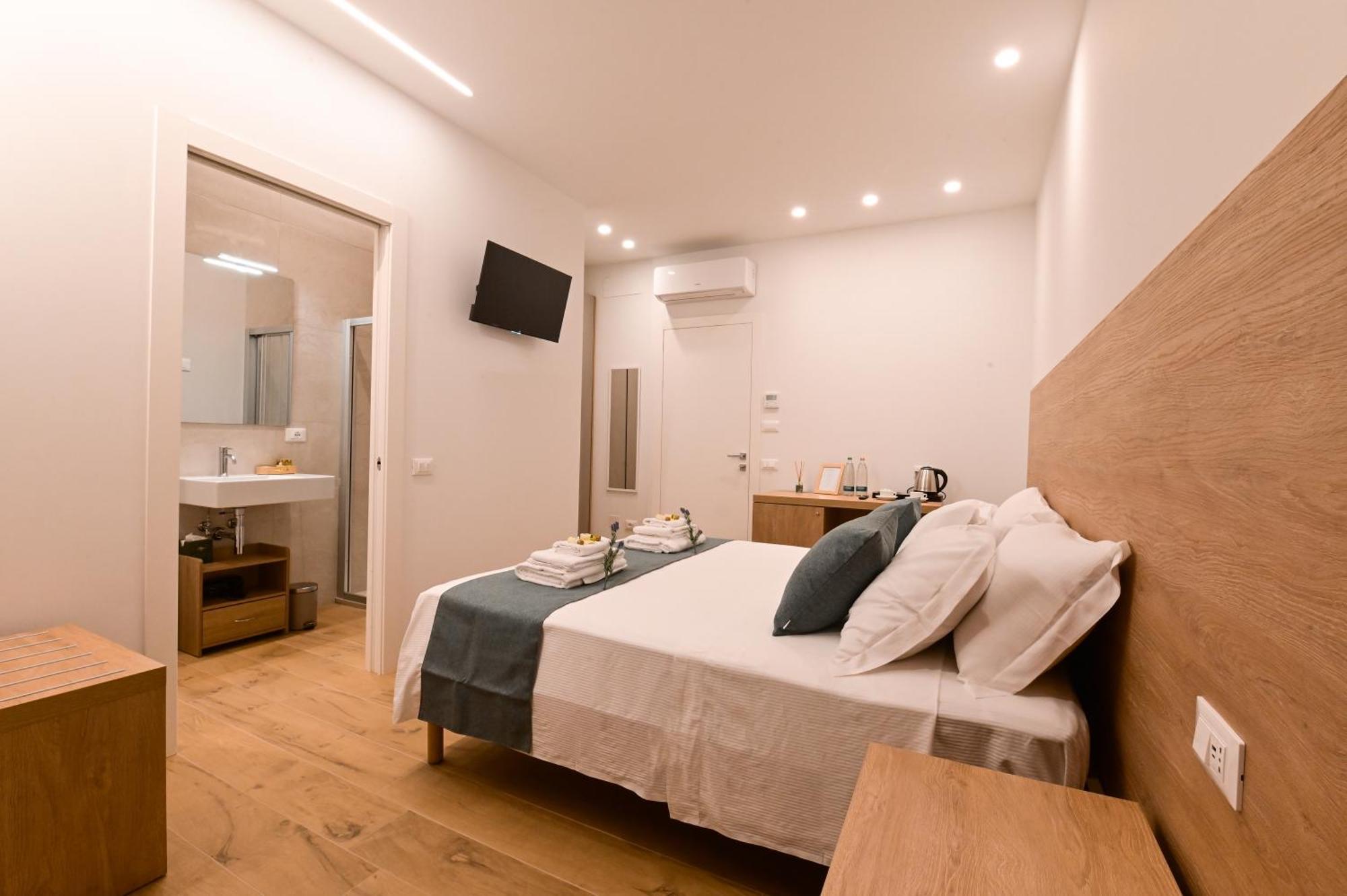 Villa Lucilla - B&B Rooms And Pool 포텐차 피체나 외부 사진