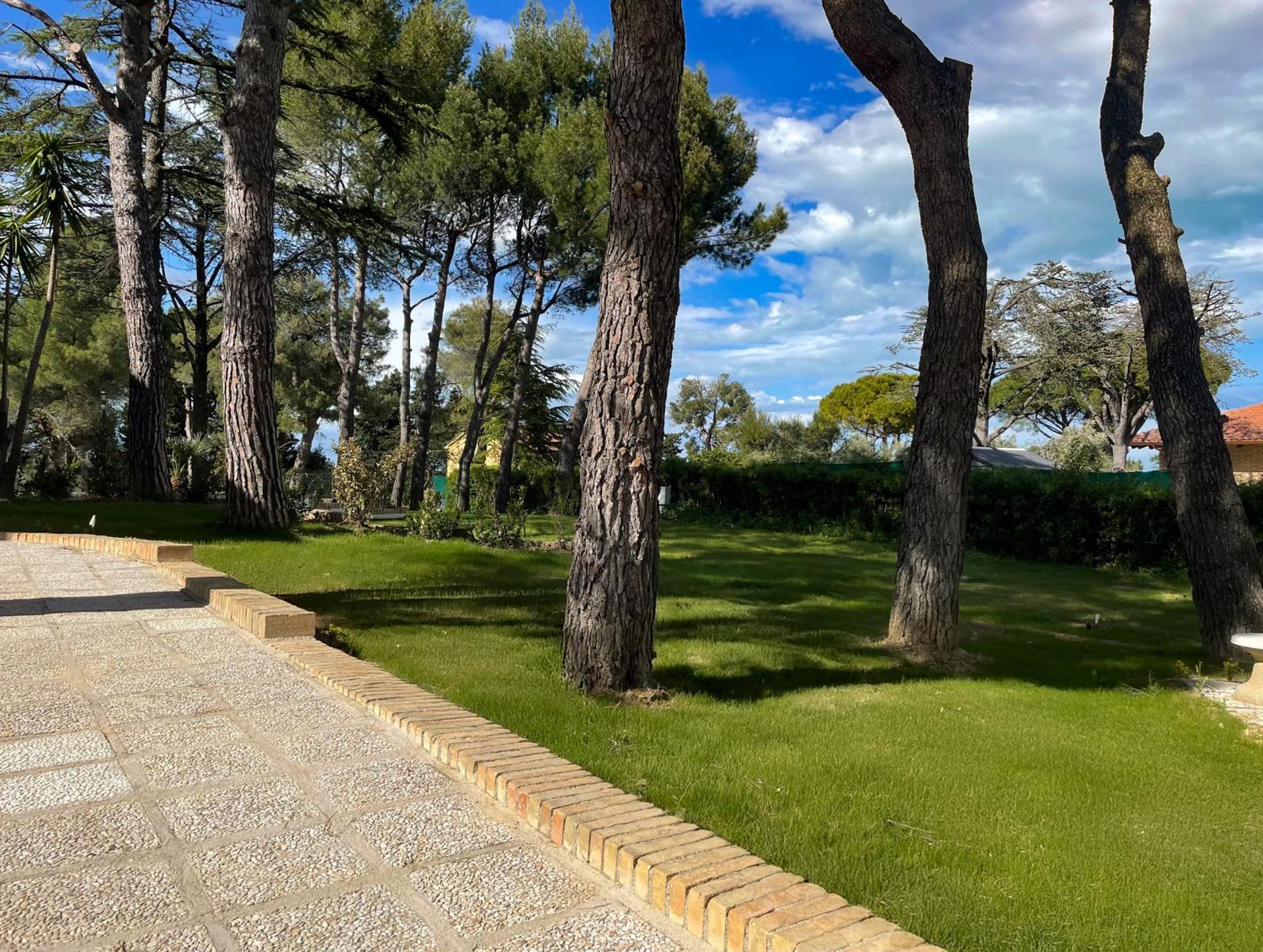 Villa Lucilla - B&B Rooms And Pool 포텐차 피체나 외부 사진